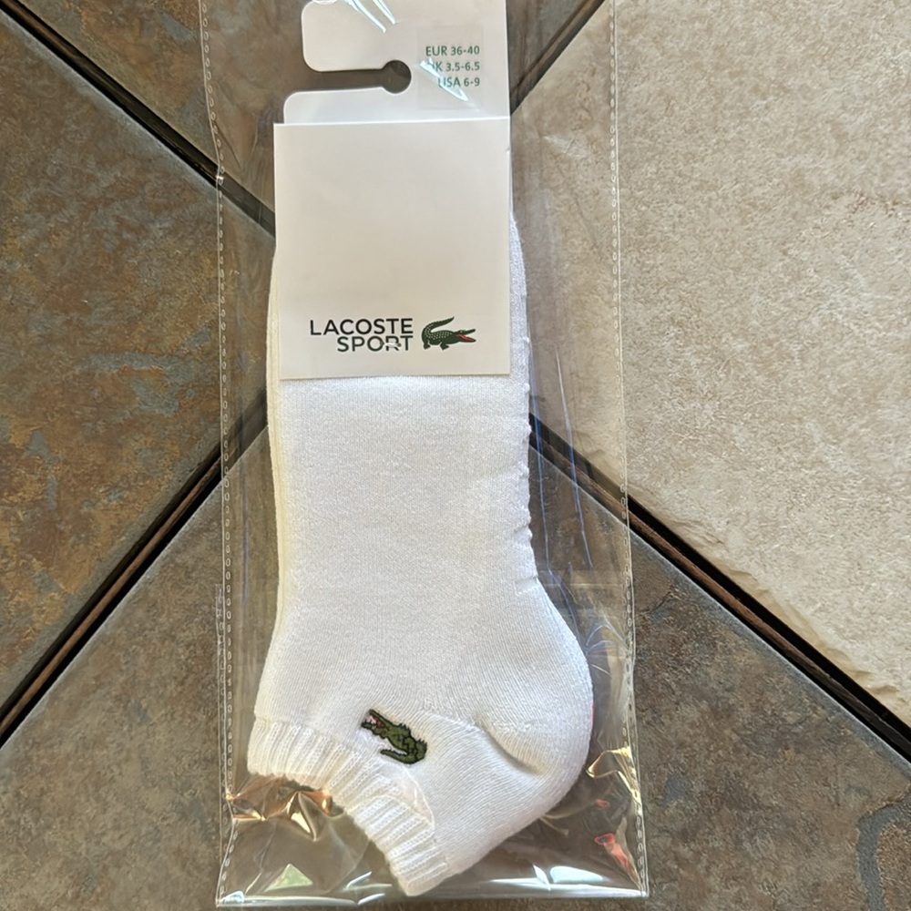 LACOSTE SPORT. Unisex, White, Low Cut Sports Socks with Logo.Fits Shoe Sizes 6-9 - Picture 5 of 8